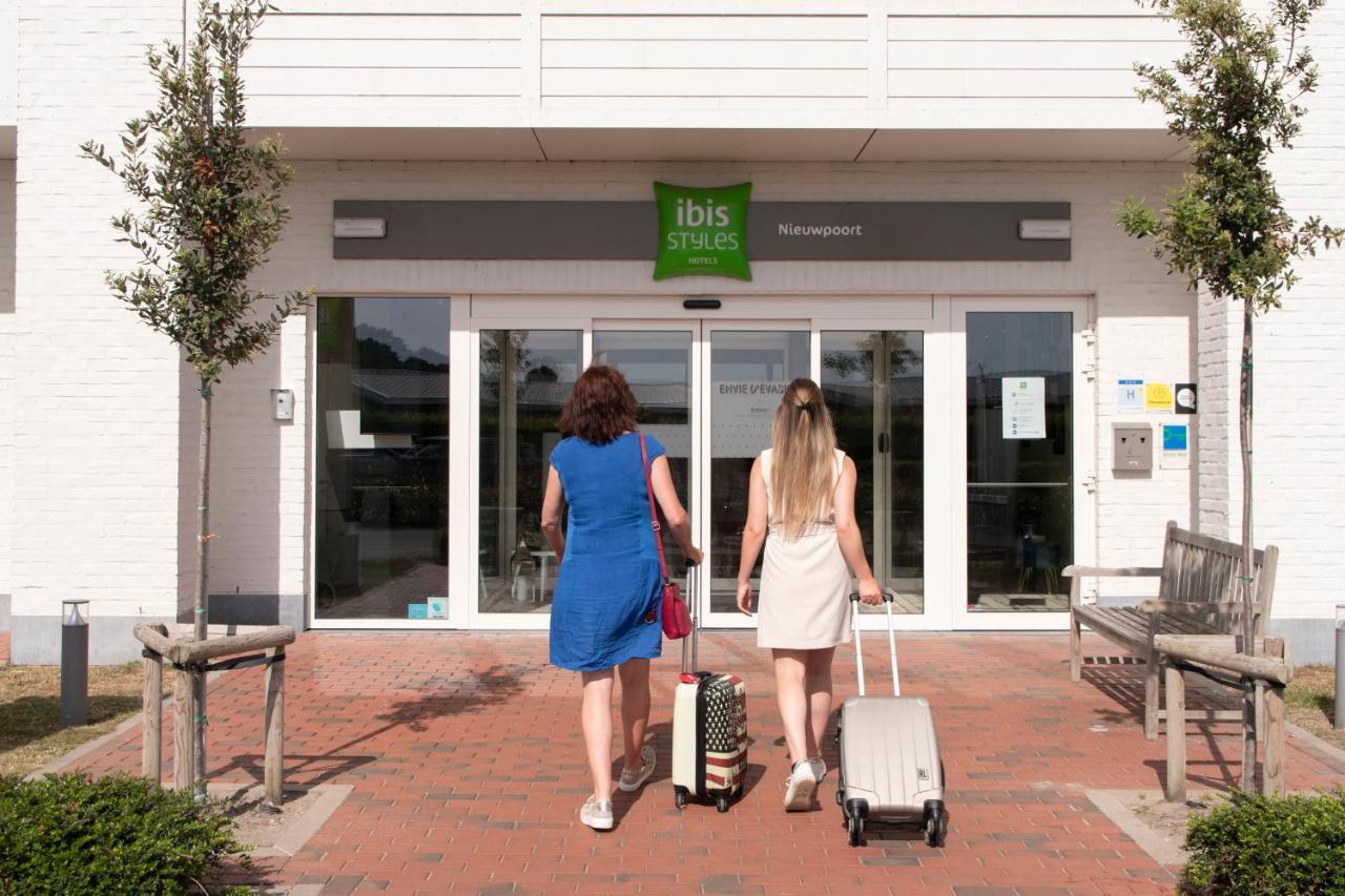 ホテル Ibis Styles ニーウポールト エクステリア 写真